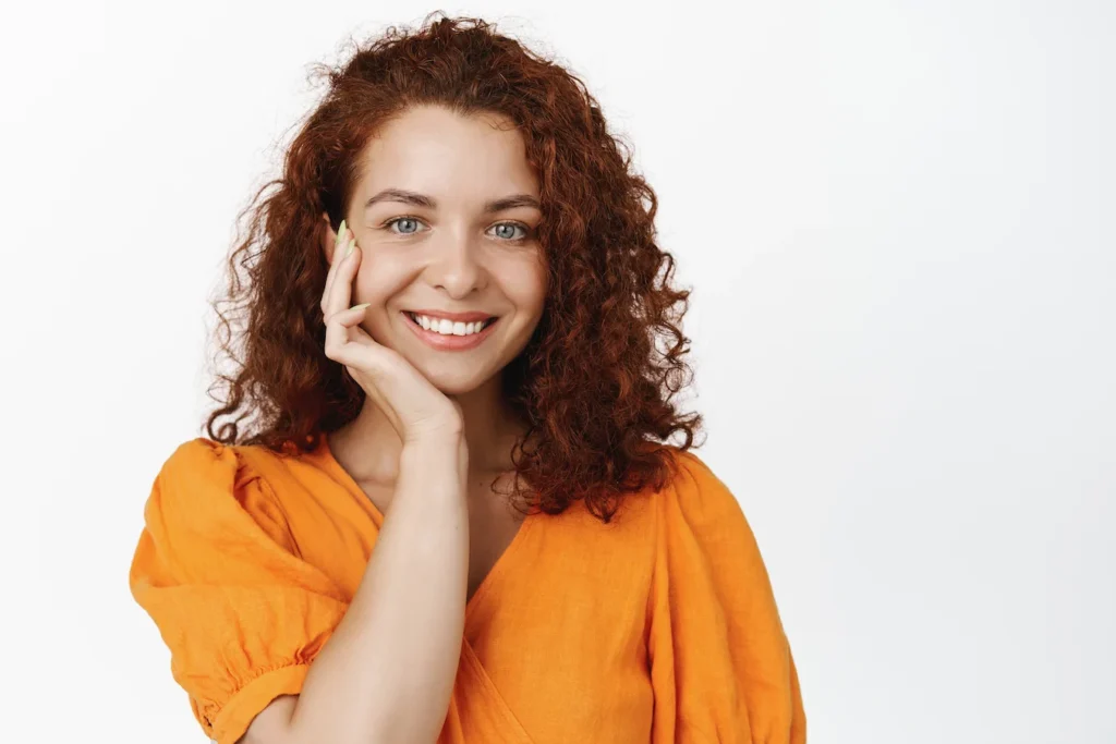 contratar-creadora-contenido-ugc-marketing-digital-españa